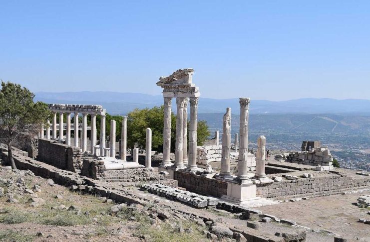 Pergamon Travel Guide